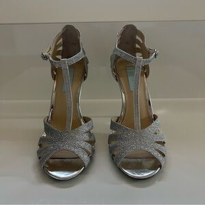 Betsey Johnson Shoes Silver Glitter T-Strap Heels | Color: Silver | Size: 7.5